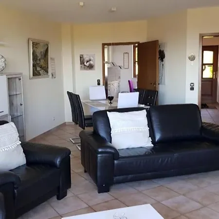 Eifel Kaminhaus Villa *